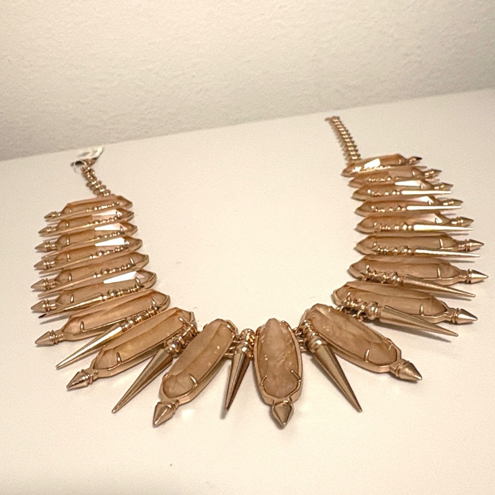 NWT [Kendra Scott] Gwendolyn Statement Necklace, Rose Gold & Peach Illusion - Picture 4 of 11